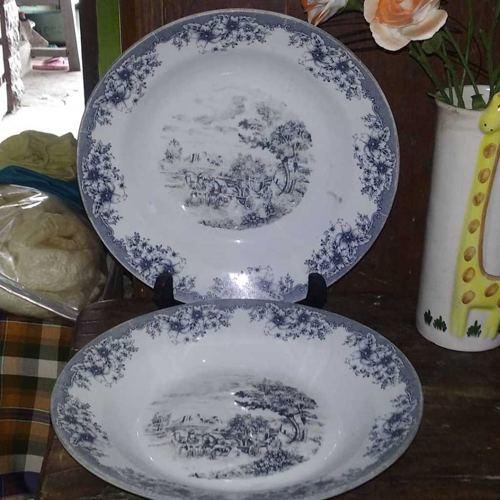Piring Keramik Vintage Jepang