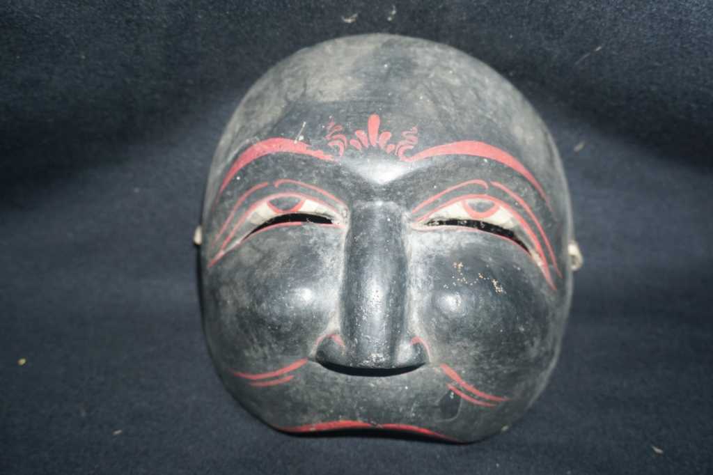 Topeng Tembem Antik