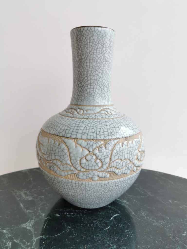 Guci Keramik China Antik