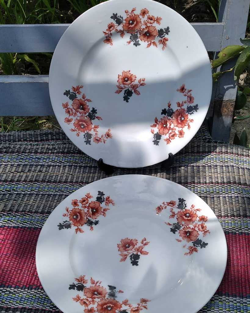Piring Porcelain Vintage
