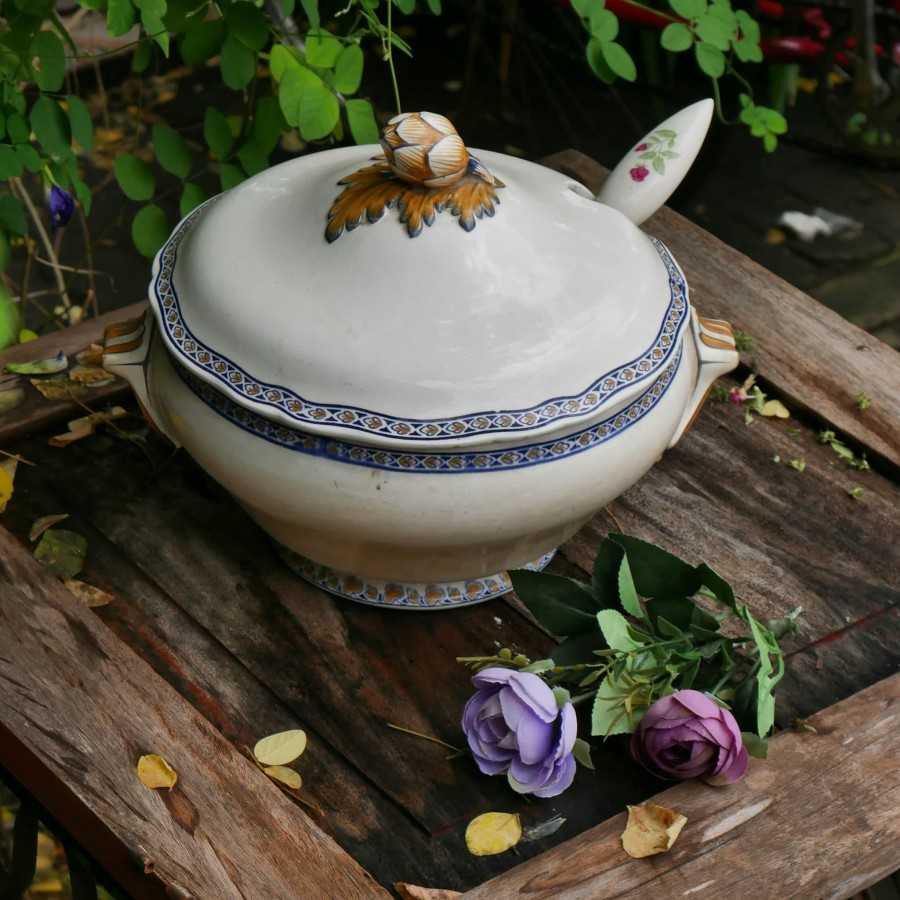 Mangkok Keramik Eropa Antik