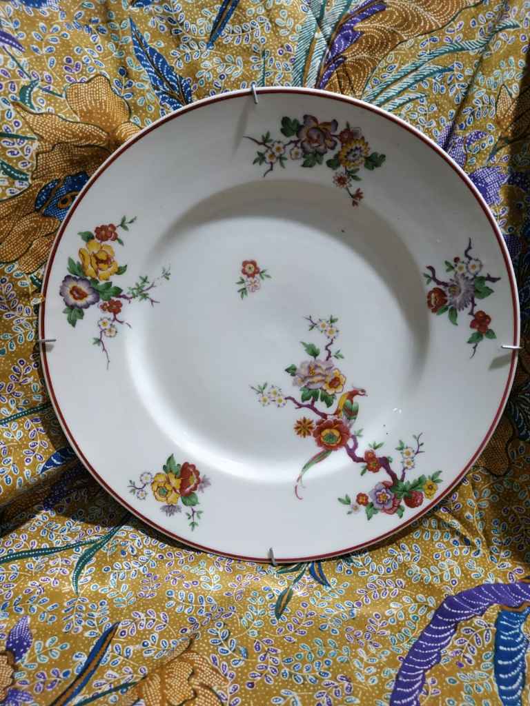 Piring Keramik Antik Eropa