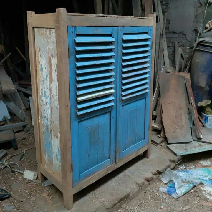 Lemari Unik Rustic Jendela Krepyak Jadul