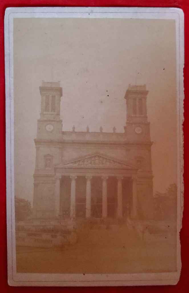 Foto Antik / Foto Kuno ; estimasi tahun 1870-an; ukuran 16.5cm x 10.8cm (kecil  0042)