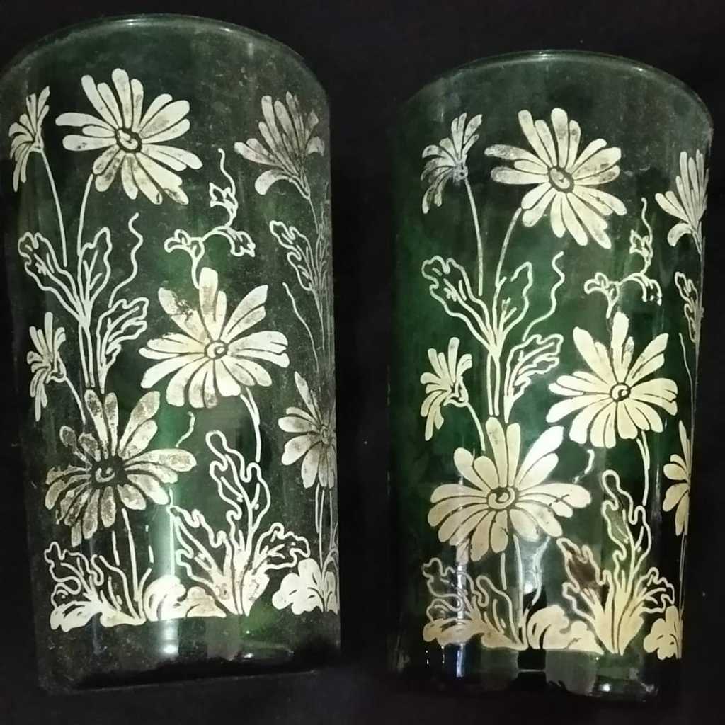 Sepasang Gelas  hijau lukis motif bunga 12 cm lawas