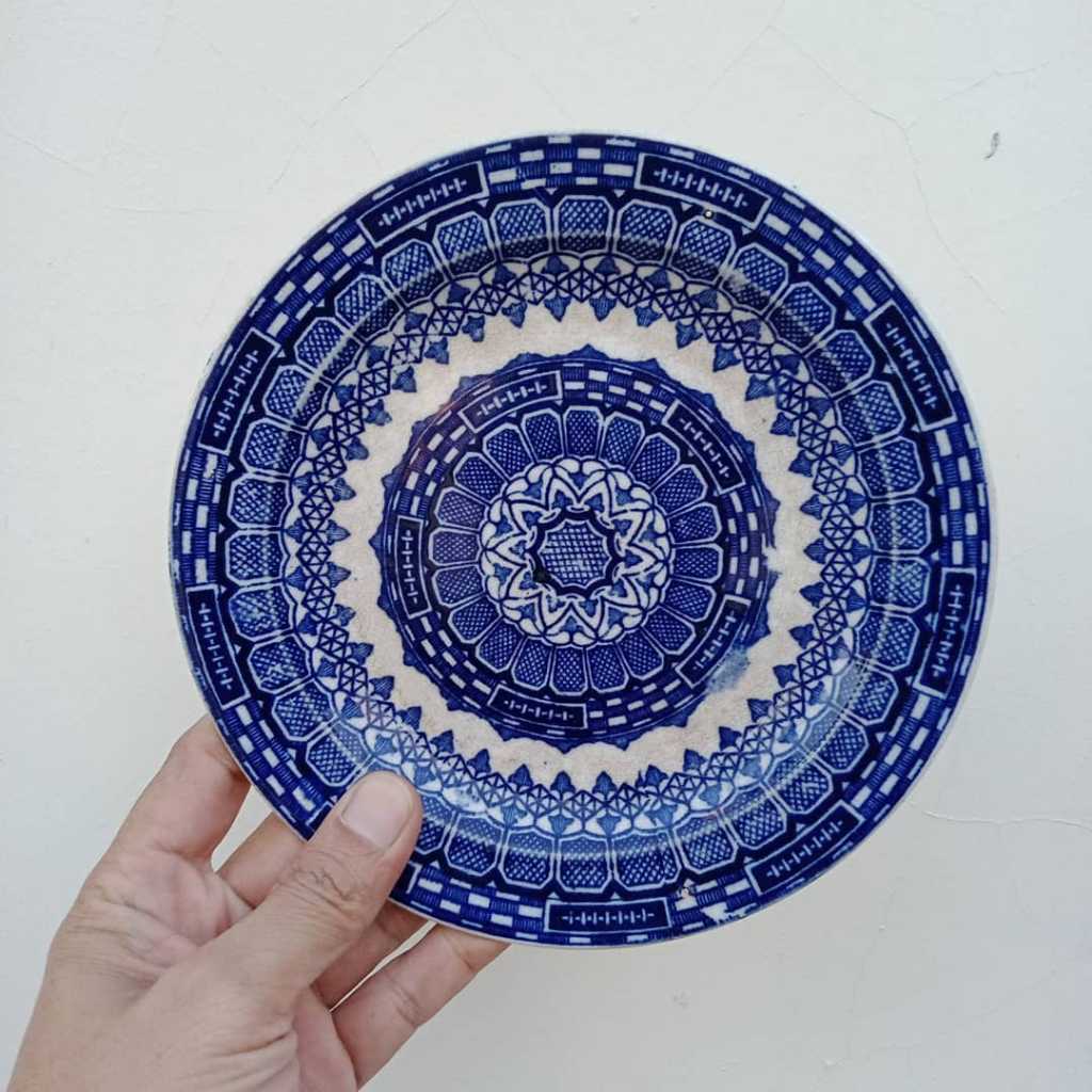 Piring Porcelain Eropa