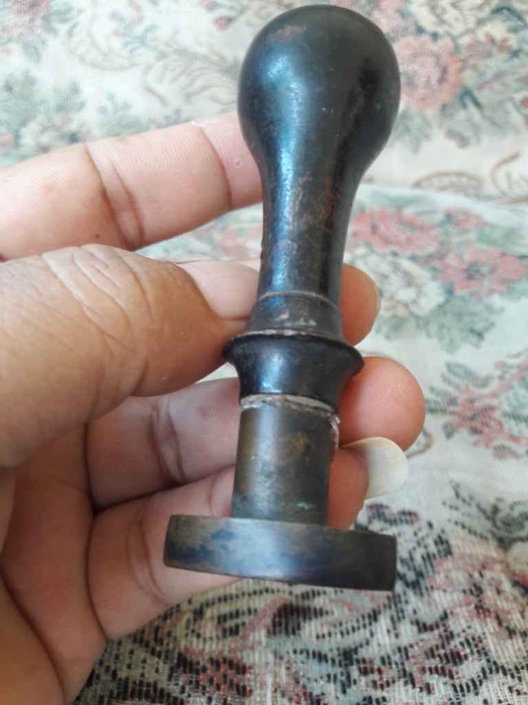 stempel kuno bahan kuningan