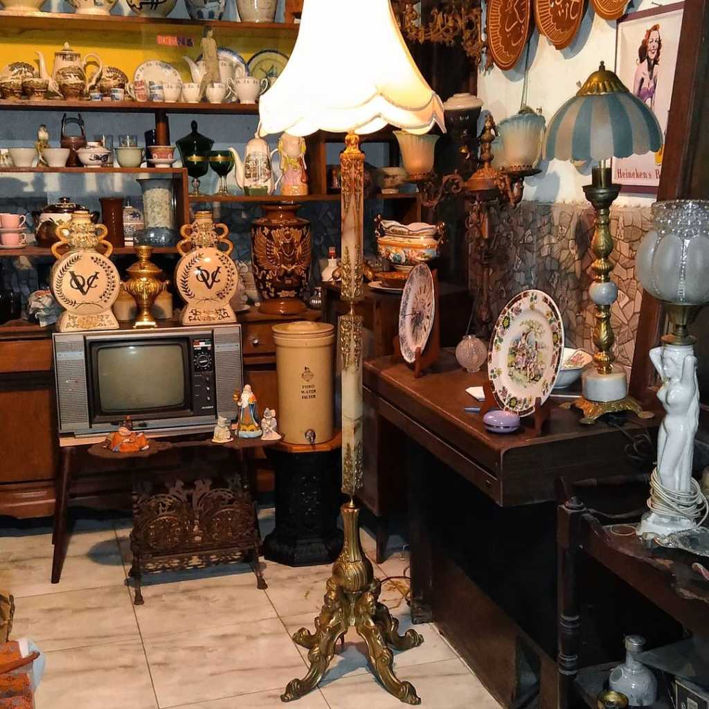 Standing lamp vintage davinci eropa