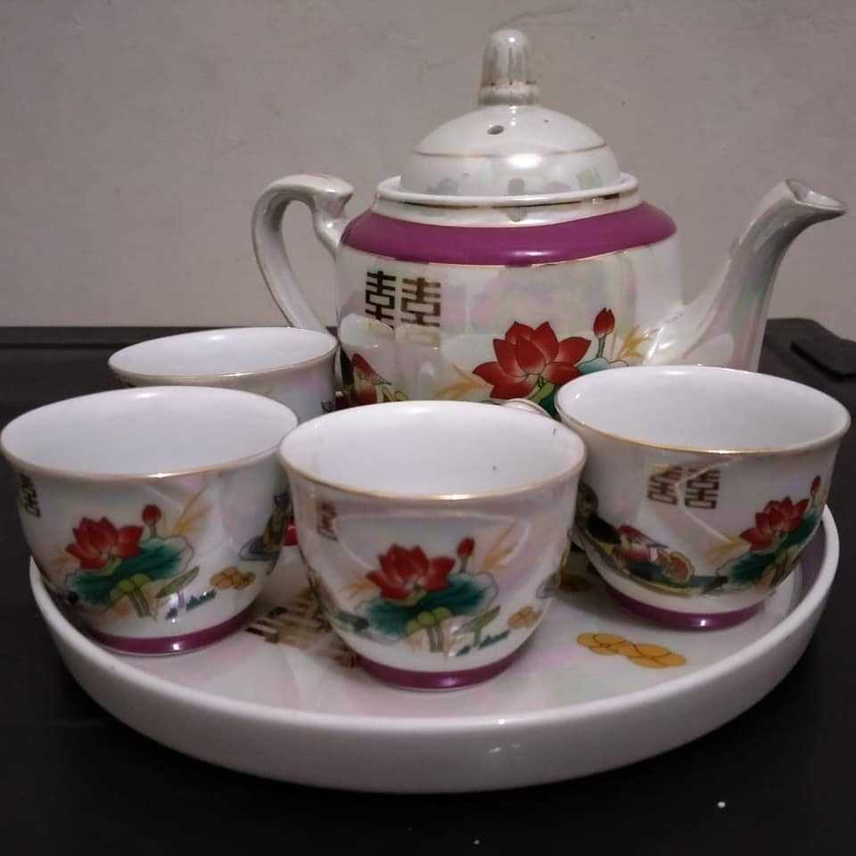 Tea set lengkap.old stok.kondisi utuh mulus.
