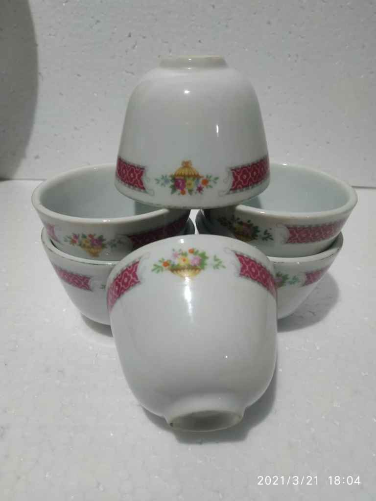 Cucing Keramik China Antik