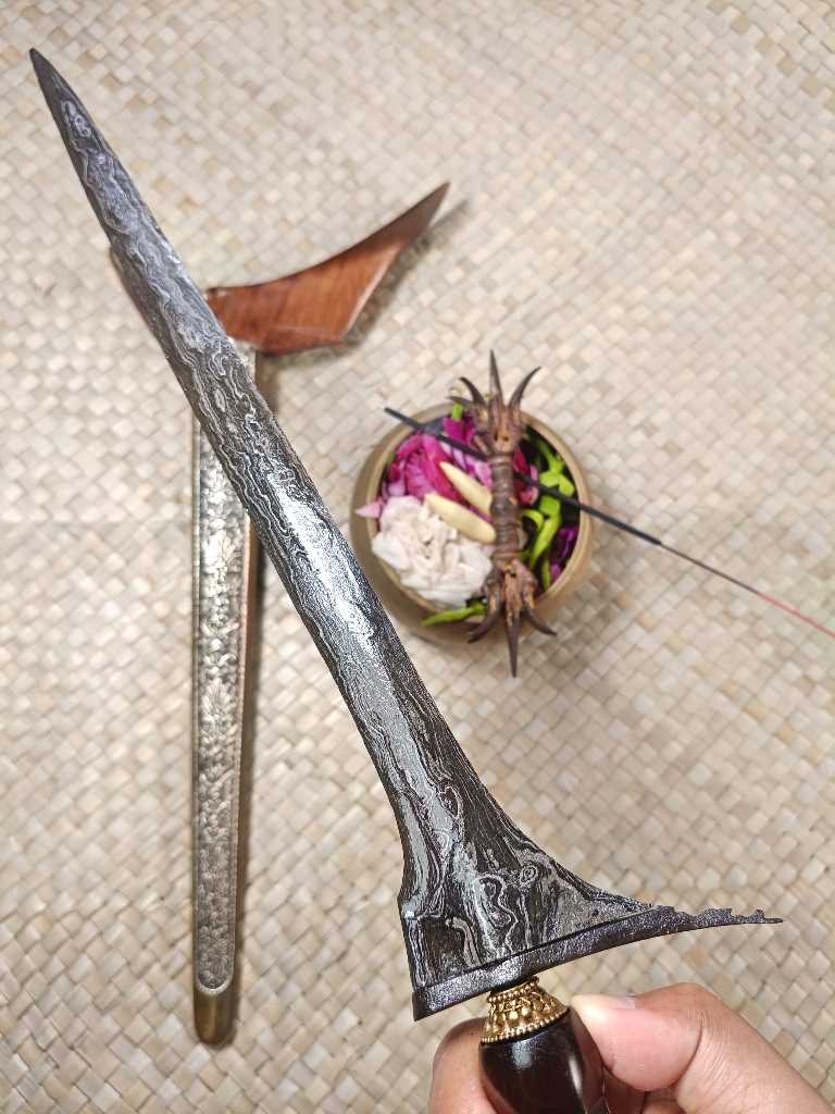 KERIS PUSAKA BERTUAH JALAK NGORE HAMENGKUBUWONO 5 ELSUBHA