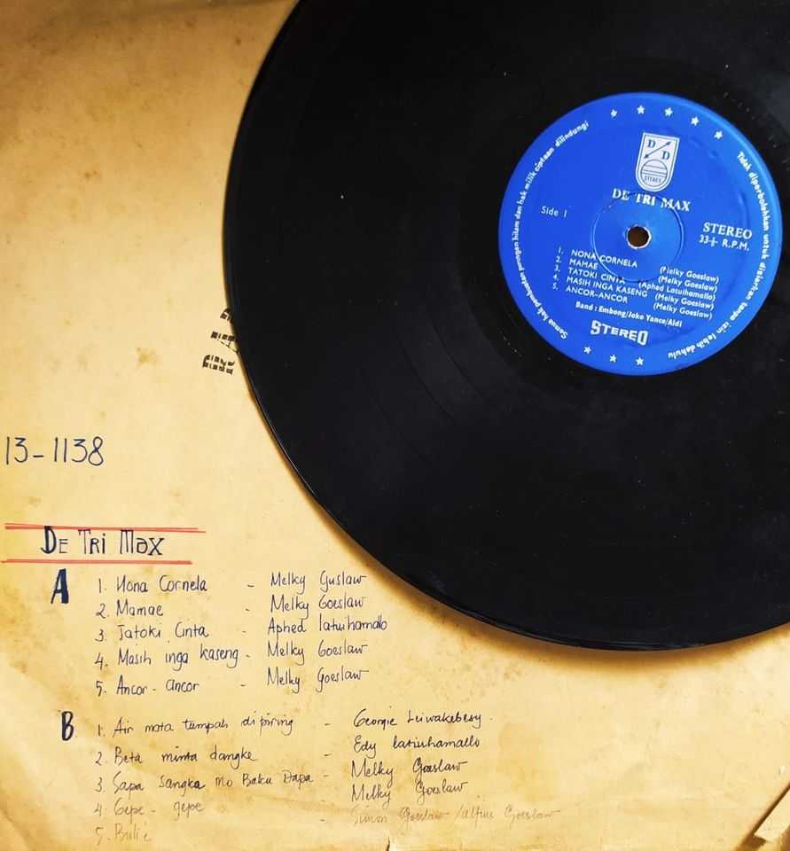 Piringan Hitam De Tri Max