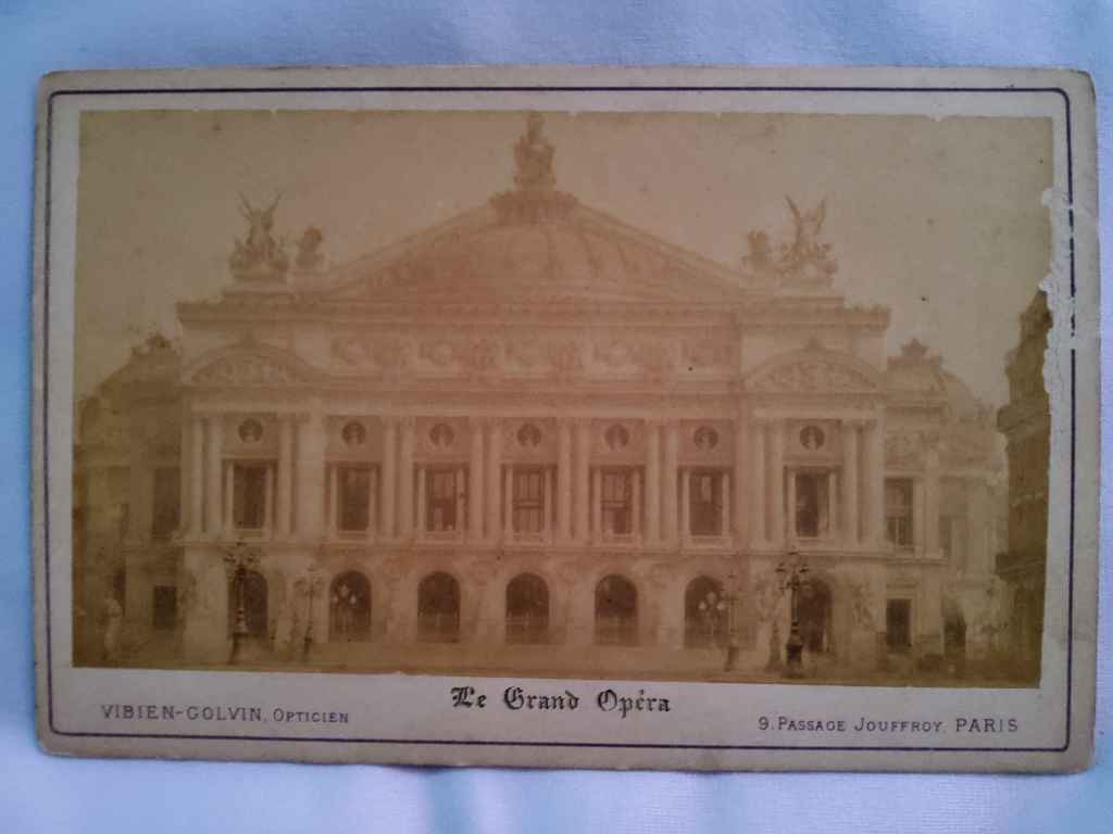 Foto Antik / Foto Kuno ; estimasi tahun 1870-an; ukuran 16,5cm x 11cm