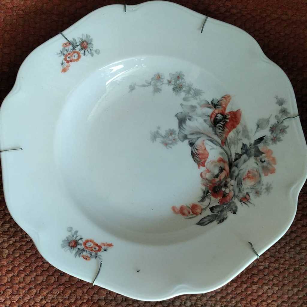 Piring Porcelain Vintage