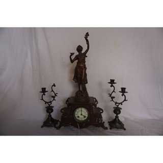 jam meja patung marmer eropa dan tambahan set lilin kanan kiri