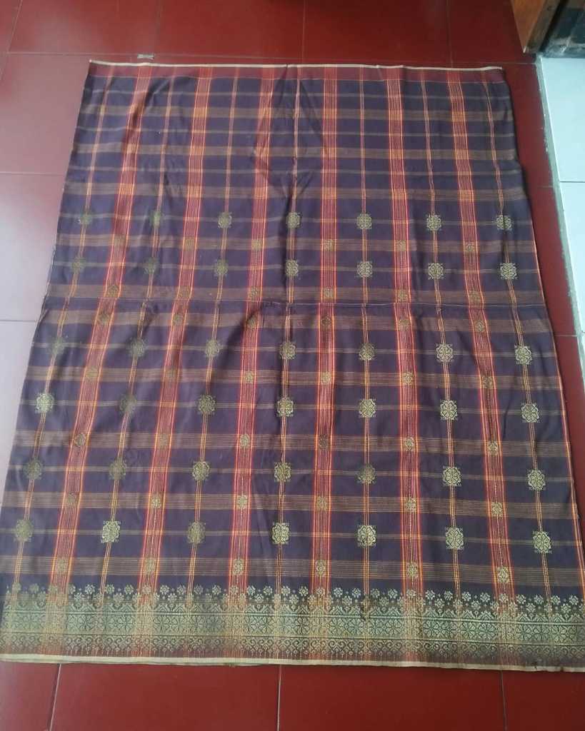 Sarong Sumatra sarong benang emas