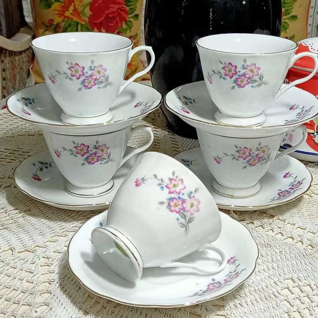 Cangkir Keramik Vintage