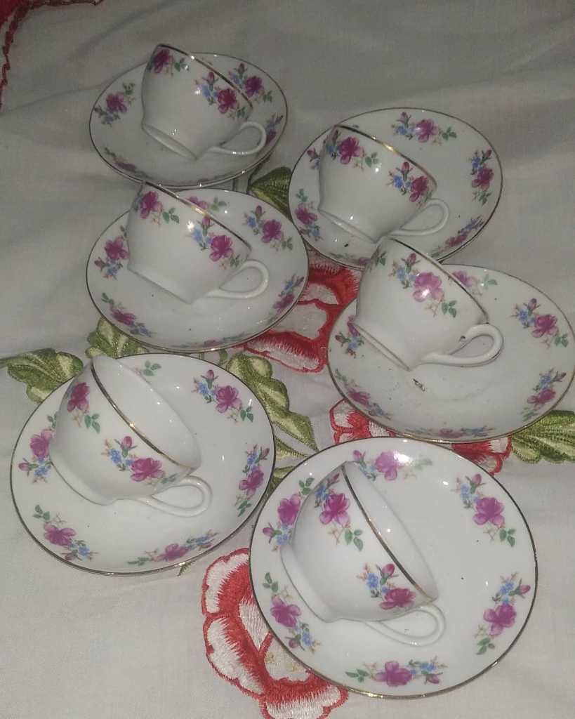 Cangkir Porcelain Vintage