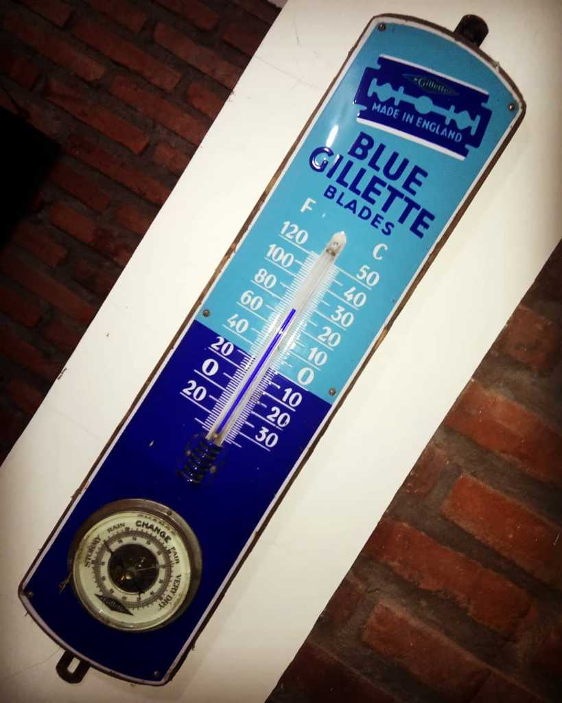 Iklan enamel Gillette