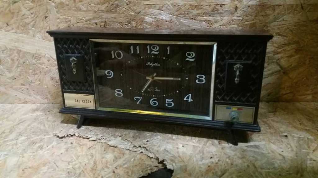 Rhythm 2 jawels Music & bel clock Made in japan Fungsi