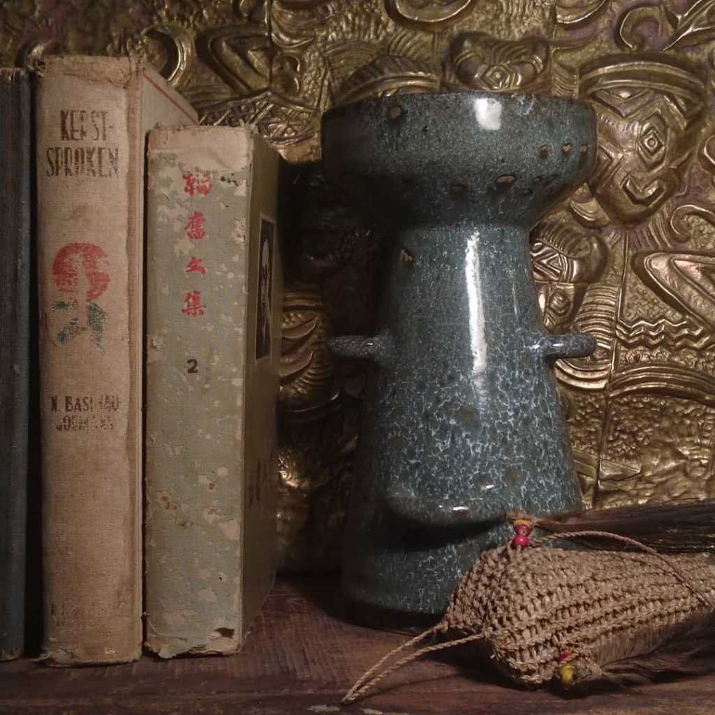 Vas Porcelain Vintage