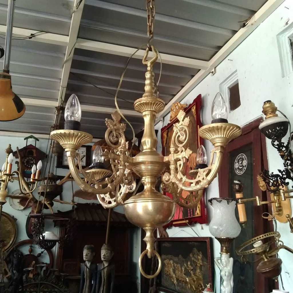 Lampu gantung cabang 4