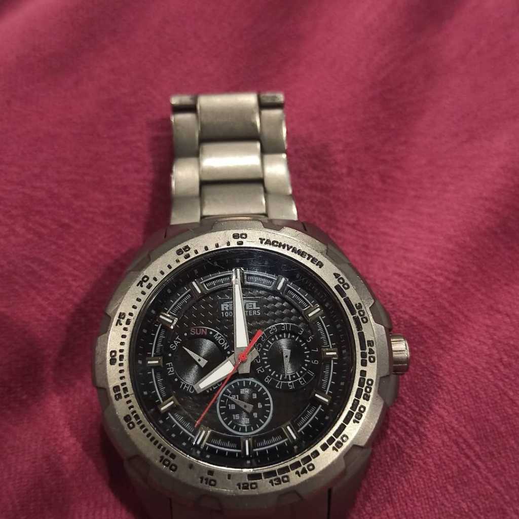 Jam fasion merk revel