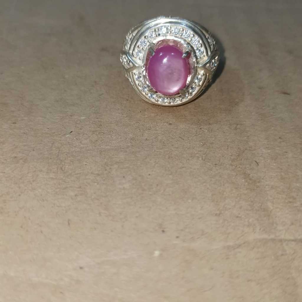 Cincin Batu permata ruby