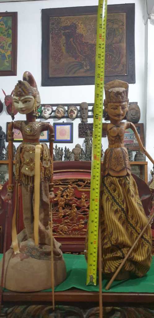 Sepasang Wayang Golek Ksatria Jawa Barat
