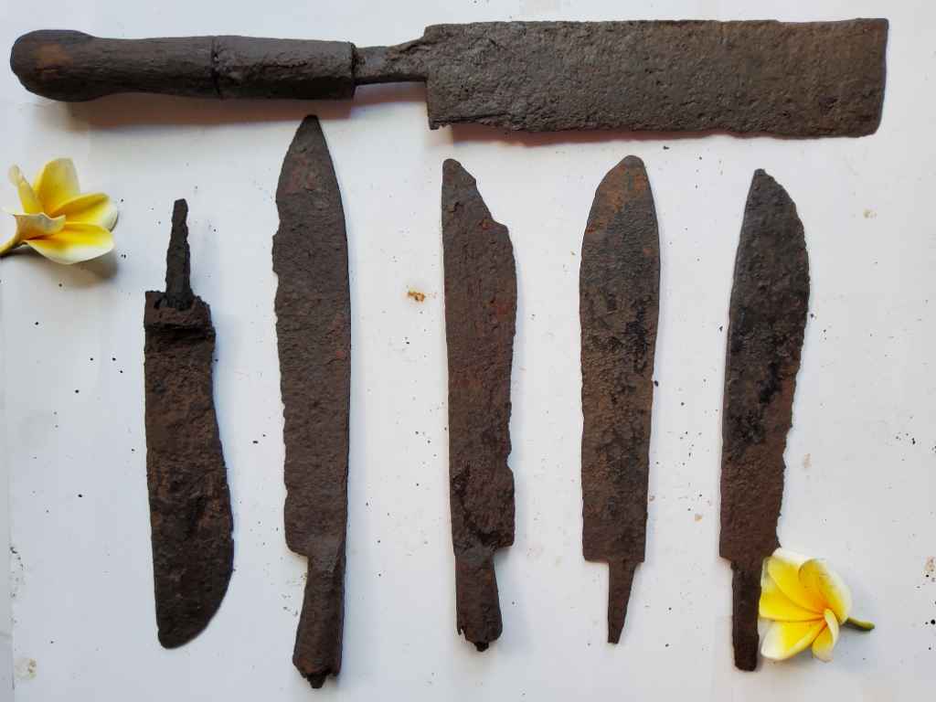 Golok berbagai ragam dan ukuran, Barang Temuan Era Kabudhan (Hindu Budha) BT 0008