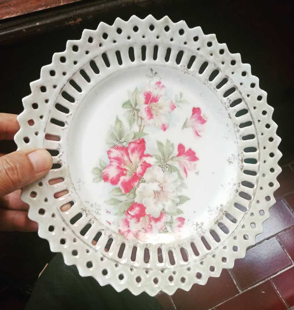 Piring Porcelain Vintage