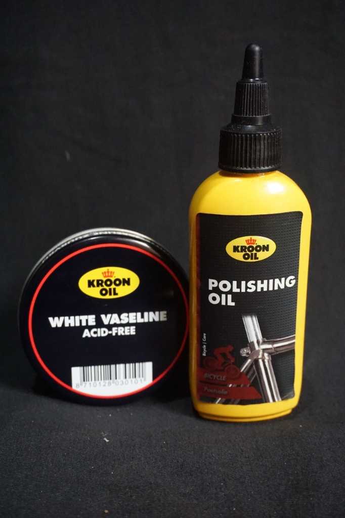 satu Paket vasline dan olie