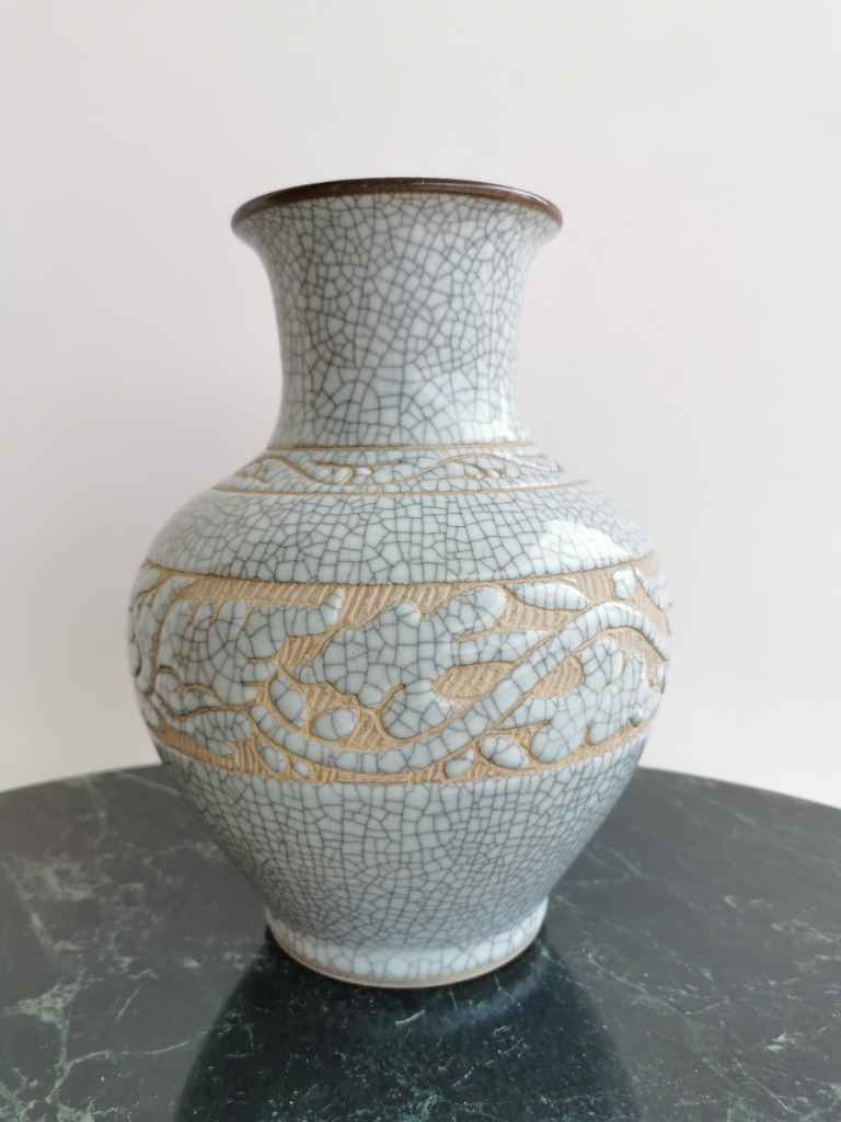 Guci Keramik China Antik