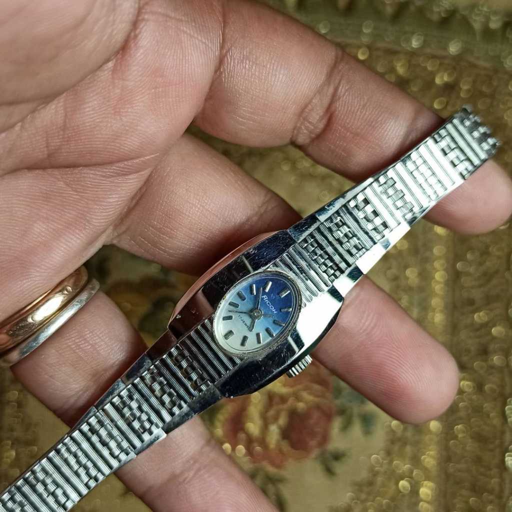 Jam wanita Merk ricoh
