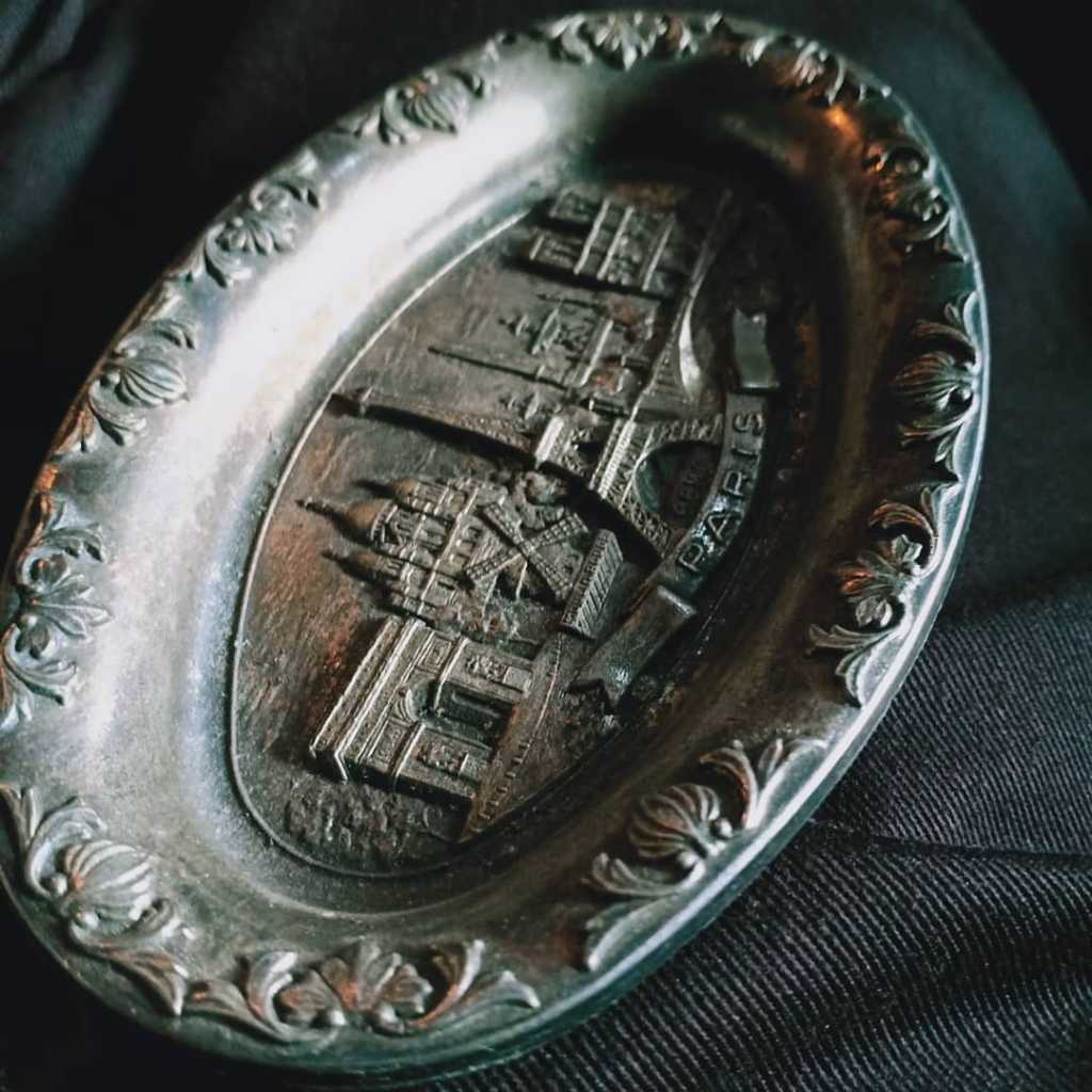 HIASAN SOUVENIR FRANCE 1997s Bahan kuningan lapis perak