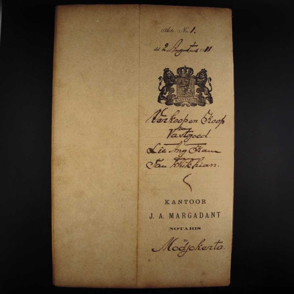 Koleksi Dokumen Tulis Tangan Akta Jual Beli Tanah Pemerintahan Hindia Belanda Kampung Kradenan Wilayah Mojokerto Tanggal 2 Agustus 1911 No 1