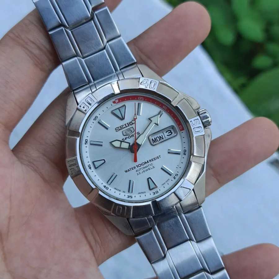 JAM TANGAN SEIKO 5 SPORTS 7S36 01Z0