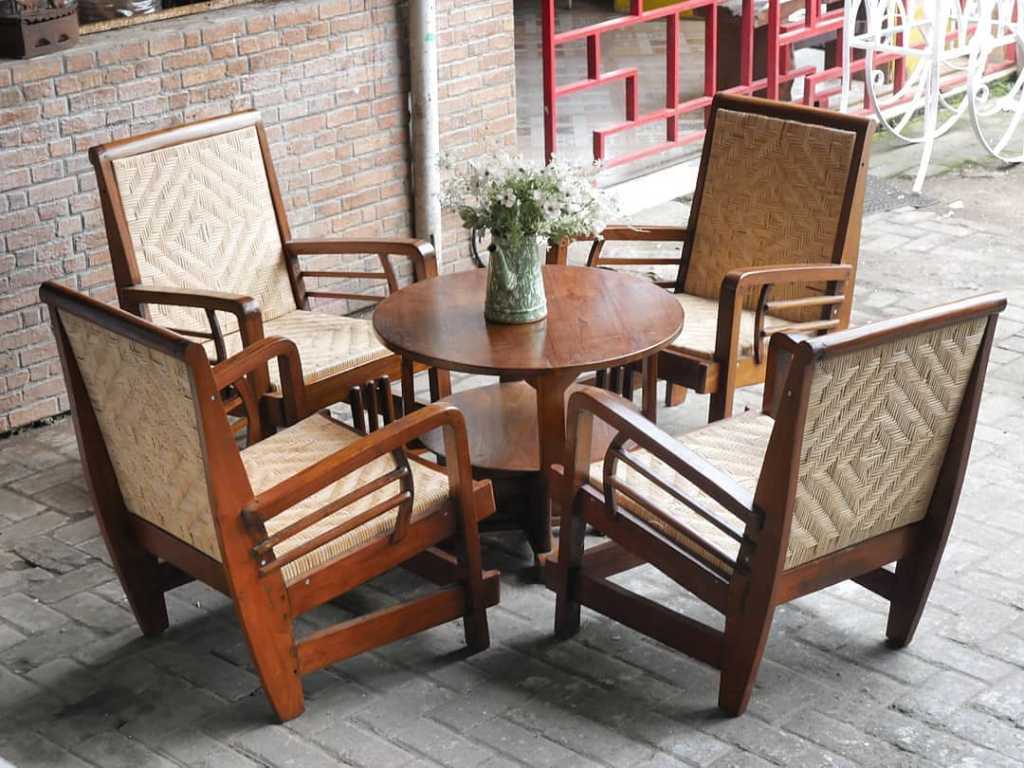 kursi rotan klasik jati. harga 3.750.000
