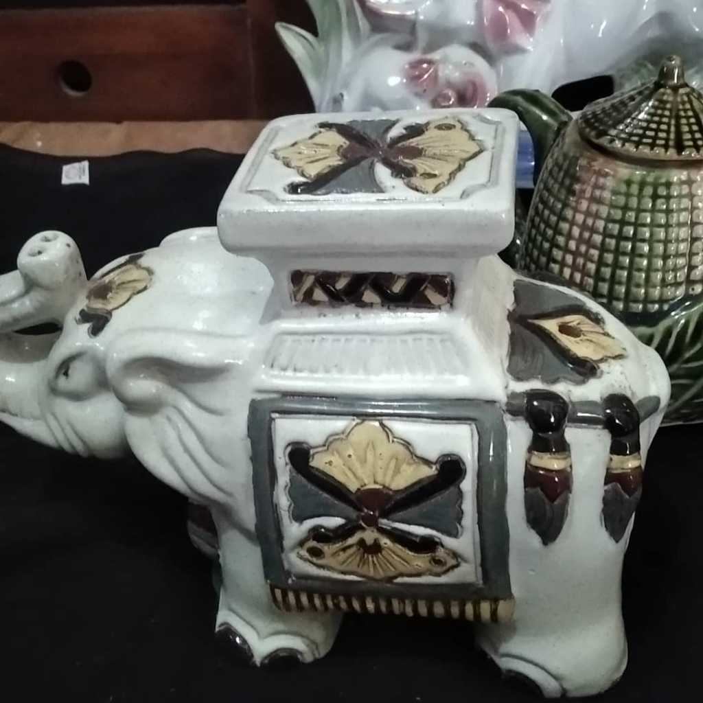 Patung Porcelain Vintage