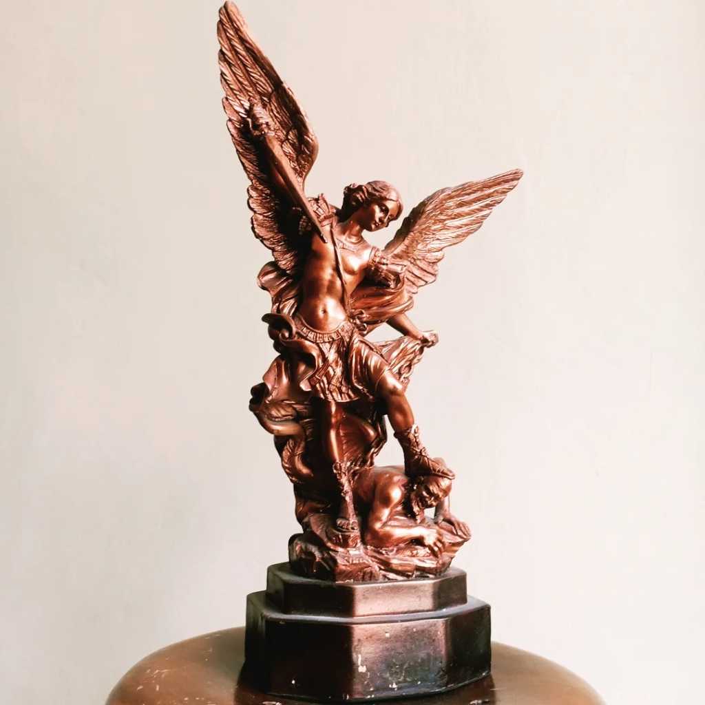 Patung Resin Vintage