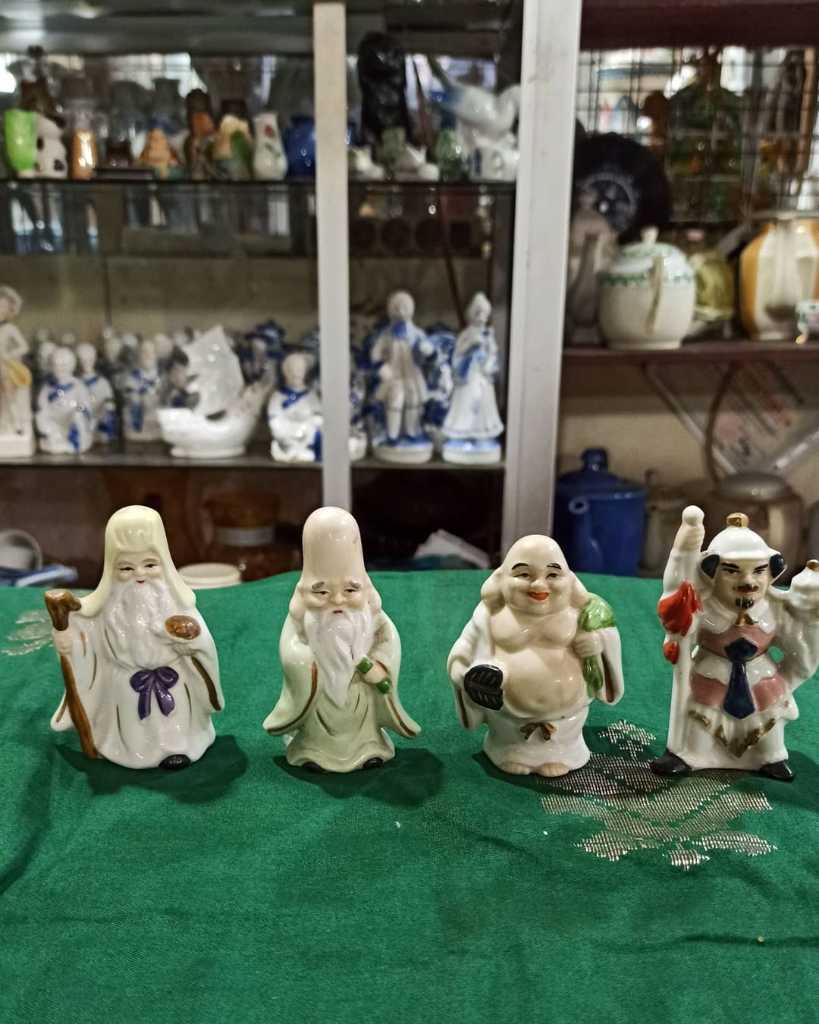 Patung Porcelain Jepang