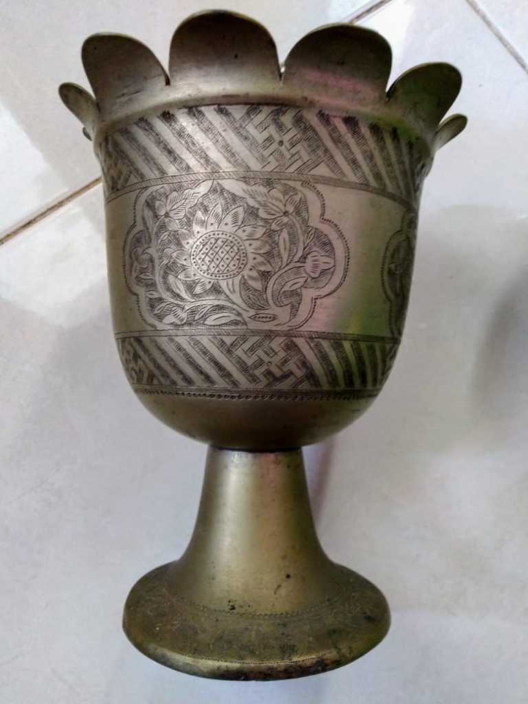 Bokor Kuningan Antik