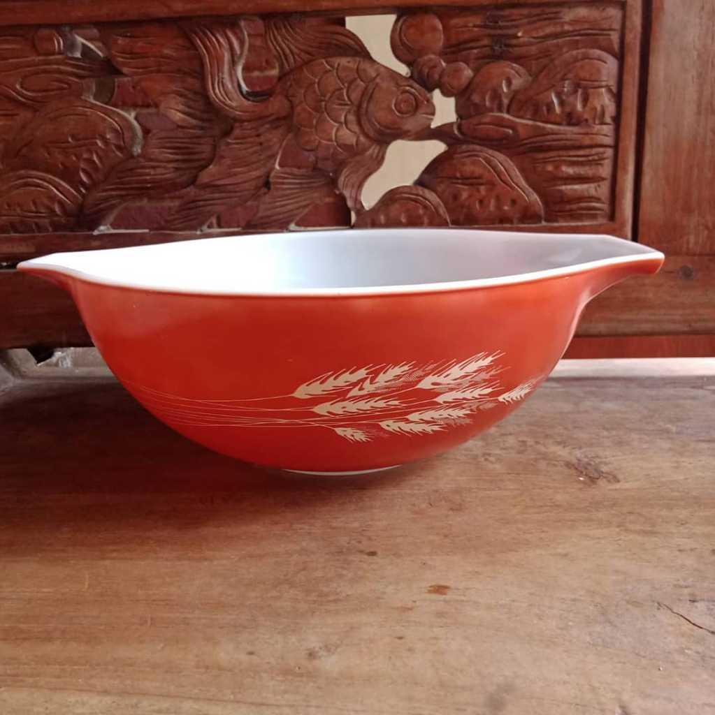 Pyrex USA.Warna Oren Panjang sampai pegangan 33cm.kondisi utuh mulus.