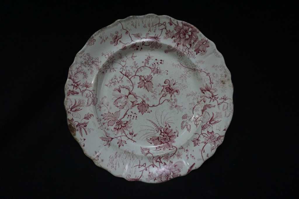 Piring Porcelain Vintage