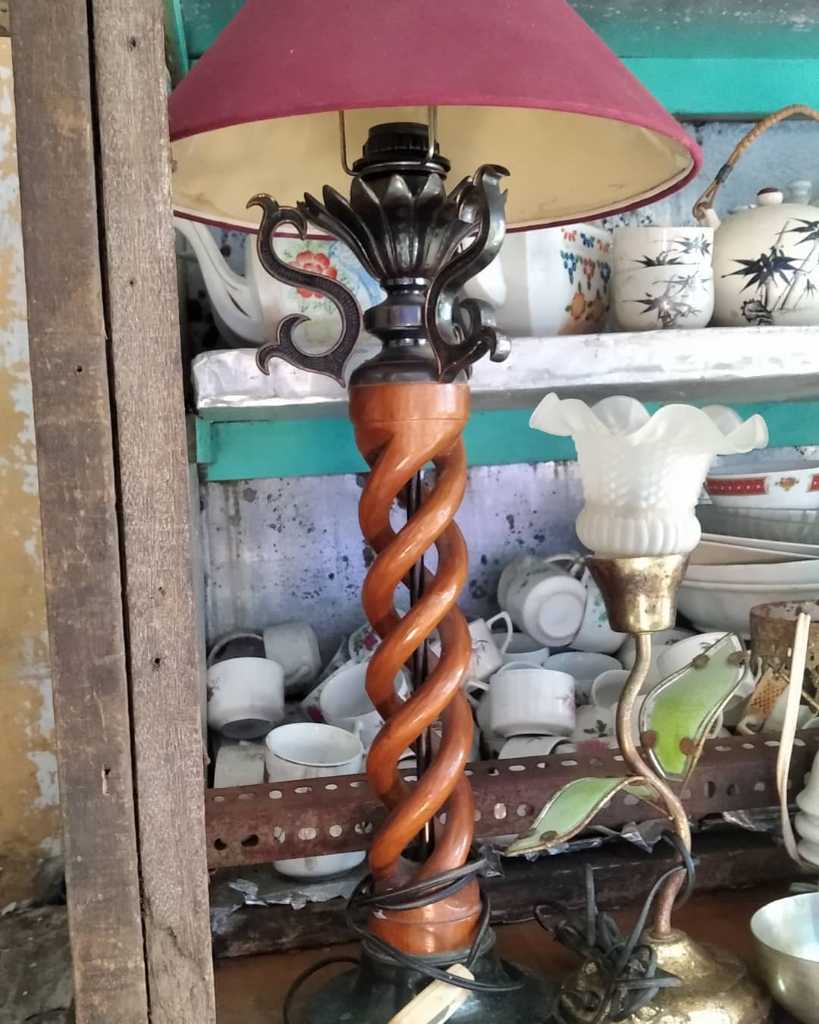 Lampu duduk kayu klabang