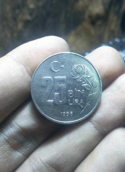 A 1789 Koin Kuno 20 Liras Turkey Tahun 1996 Bekas Pakai Kondisi Sesuai Gambar