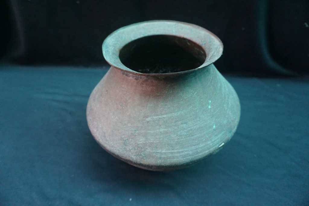 Kendi Tembaga Vintage