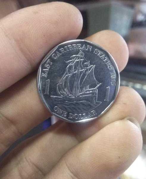 A 2203 Koin Kuno Queen Elizabeth 1 Dollar East Caribbean States