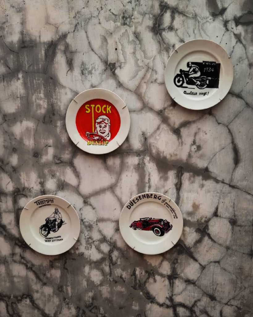 Piring Porcelain Vintage