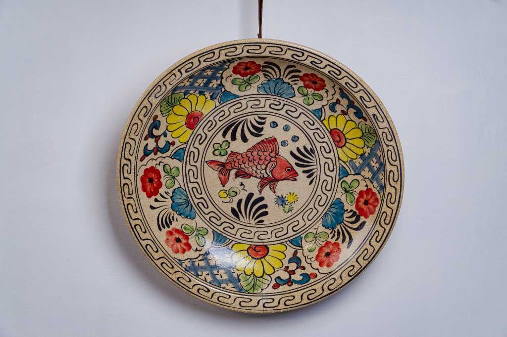 Piring Keramik Vintage